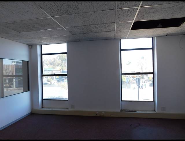 91M² OFFICE TO LET IN CRAIGHALL